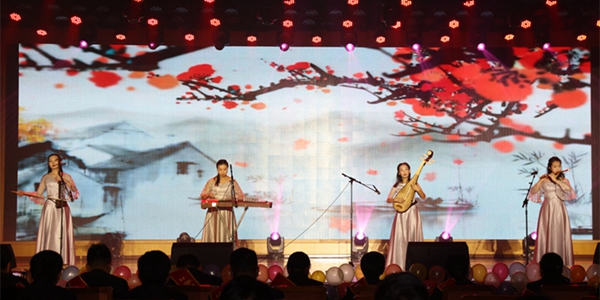 11、股份公司樂(lè)器演奏.jpg