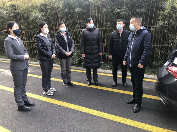 三箭物業(yè)人在一線，防疫工作進(jìn)行時2.jpg